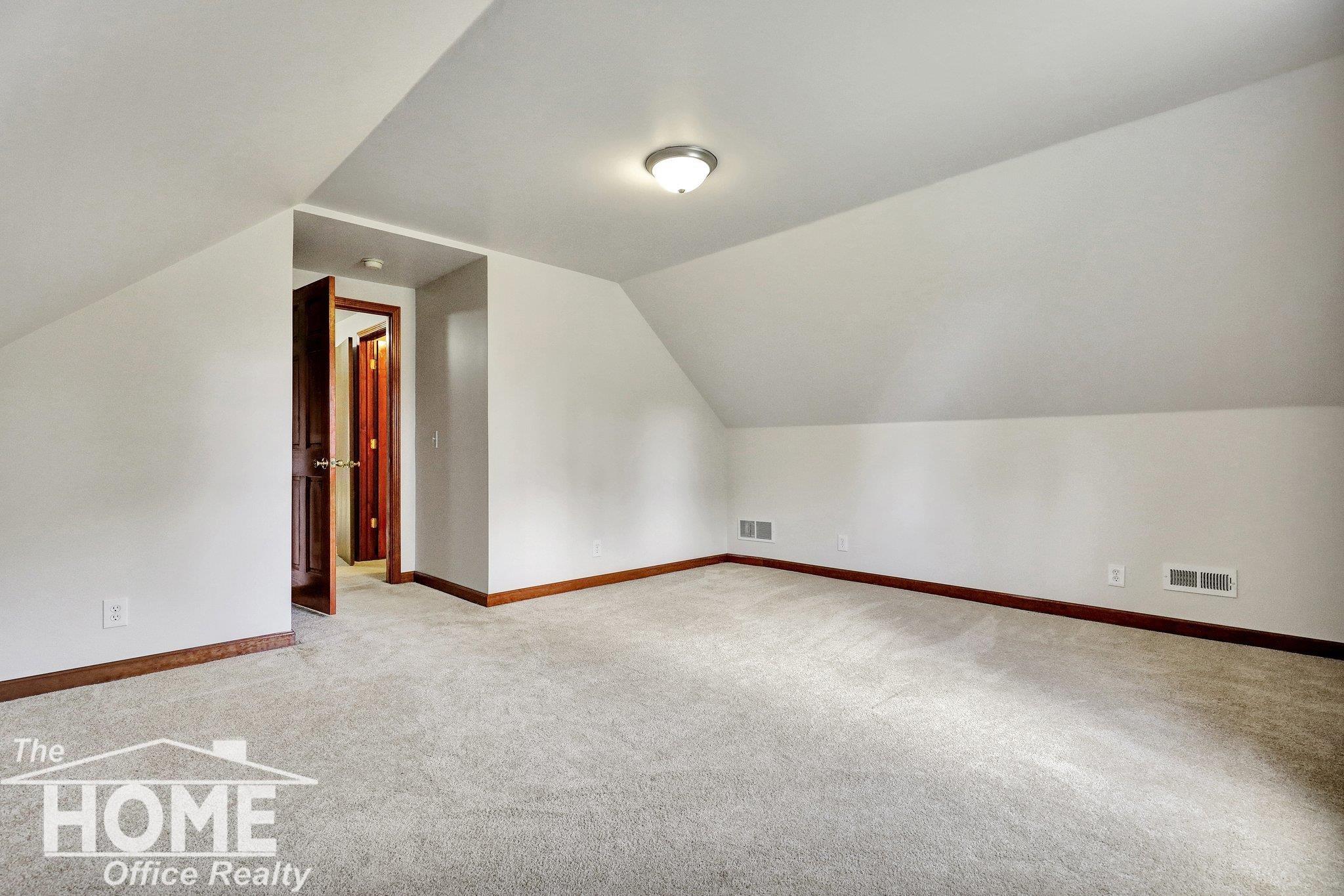 9013 North Owosso Road Fowlerville, MI 48836 - Photo 23 of 25 50155990-8325d1ed-42d3-4b2d-86ef-175751262e59.JPG