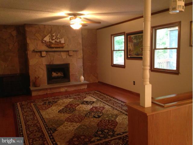 6013 Newton Road Preston, MD 21655 - Photo 3 of 30 Family Room