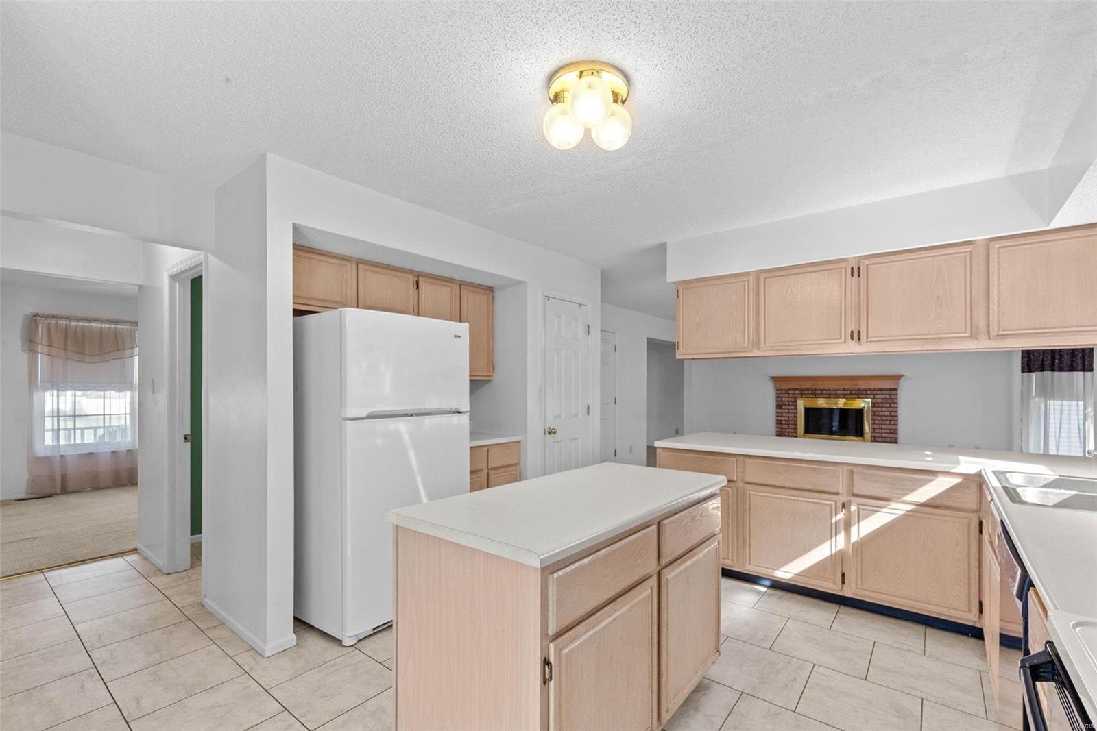 95 Maple Leaf St. Peters, MO 63376 - Photo 11 of 48