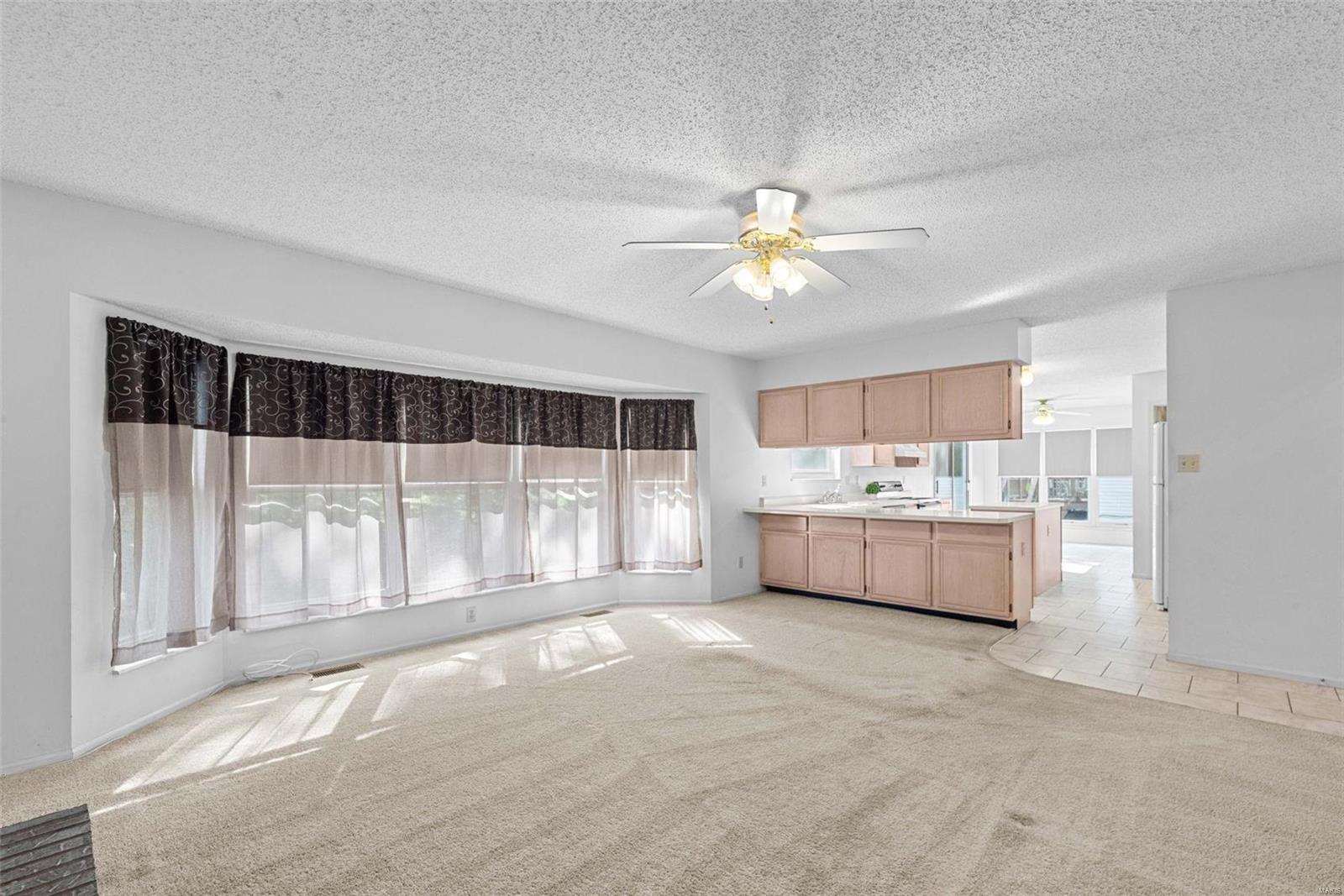 95 Maple Leaf St. Peters, MO 63376 - Photo 15 of 48