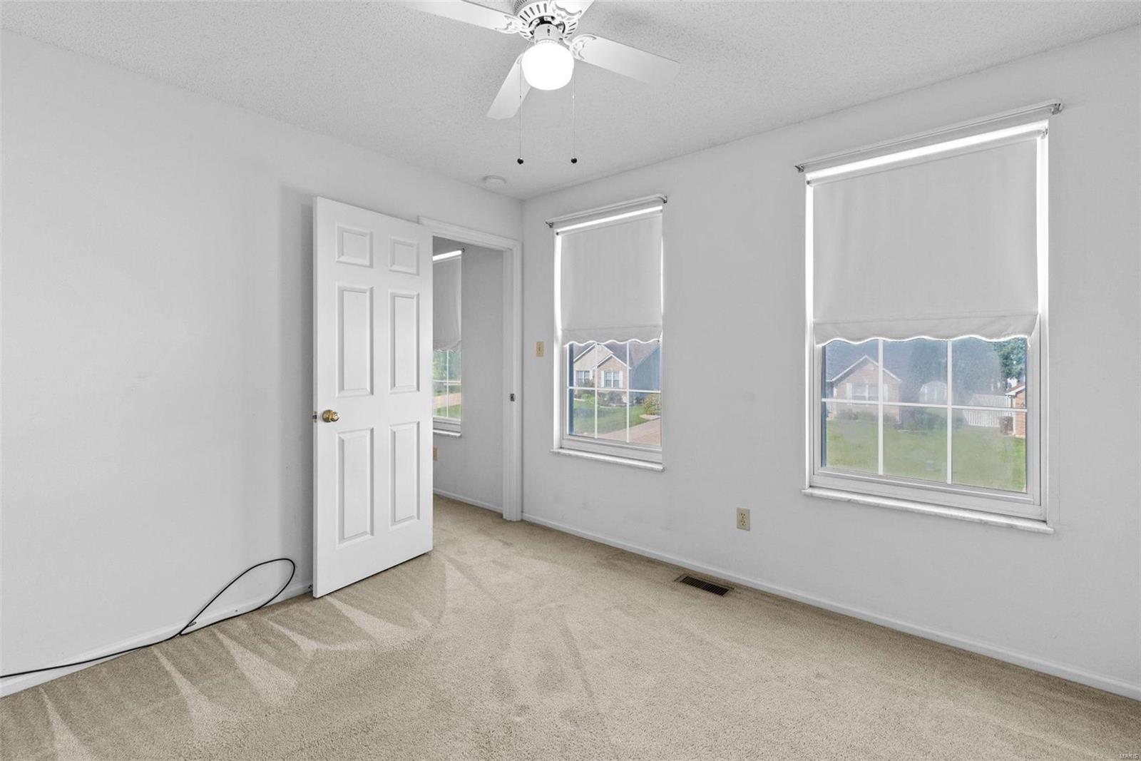 95 Maple Leaf St. Peters, MO 63376 - Photo 32 of 48