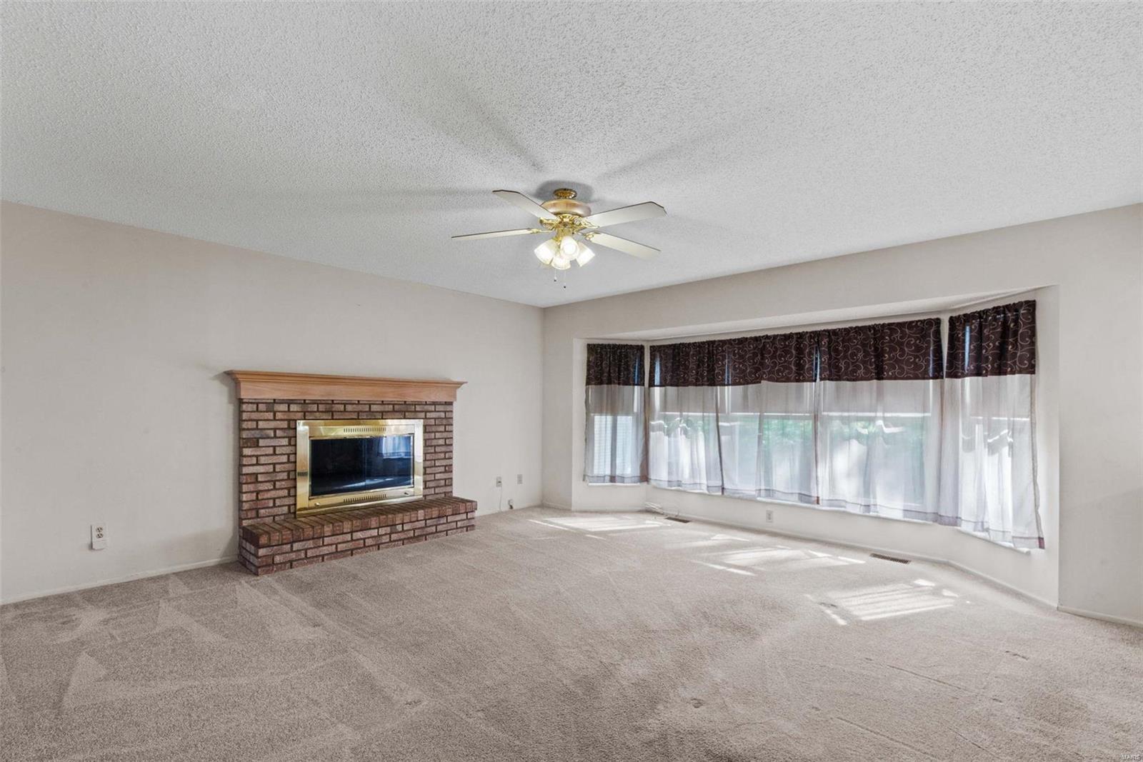 95 Maple Leaf St. Peters, MO 63376 - Photo 6 of 48