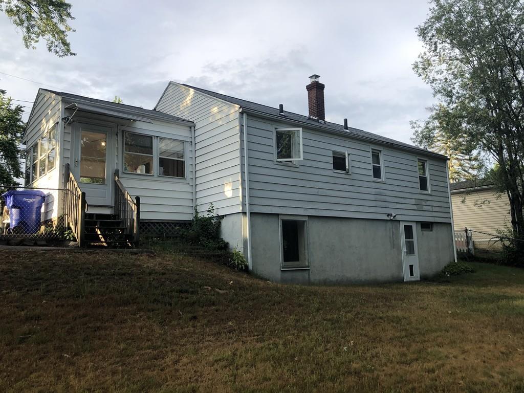 165 Navajo Road Springfield, MA 01109 - Photo 3 of 20