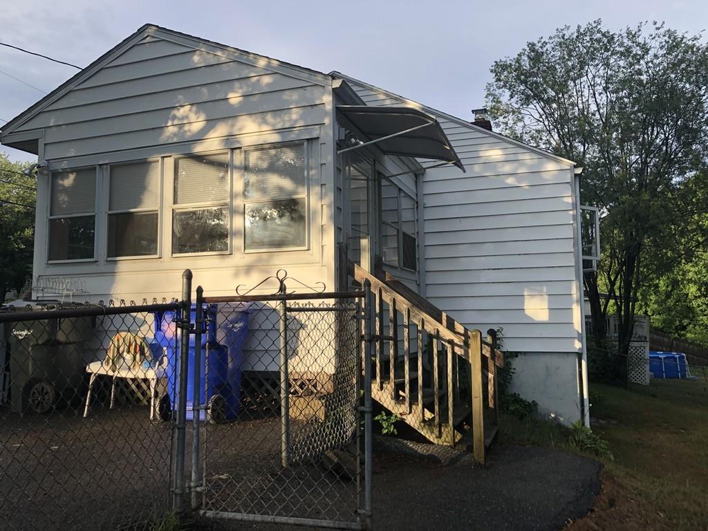 165 Navajo Road Springfield, MA 01109 - Photo 4 of 20