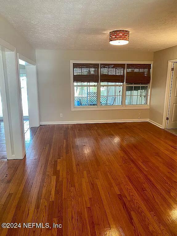 4047 Marianna Road Jacksonville, FL 32217 - Photo 5 of 11 445976880_826134696096117_57287593304829