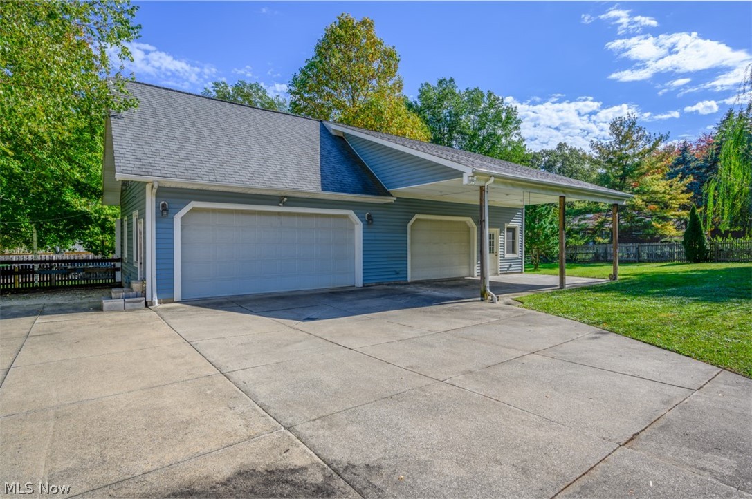 5006 Chestnut Road Independence, OH 44131 - Photo 4 of 33 Hobbyist, car enthusiast, home business?? Fully floored second level. 220V and gas is plumbed.