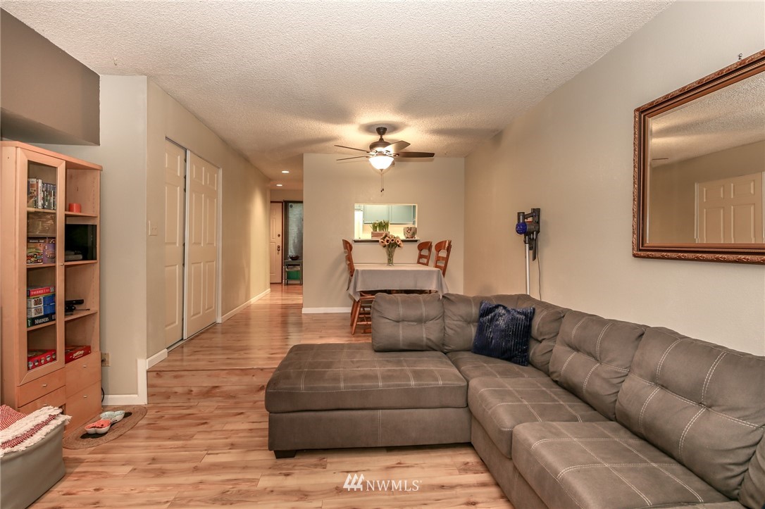11512 Southeast 175th Street, Unit 15 Renton, WA 98055 - Photo 9 of 37 Gallery Image 9