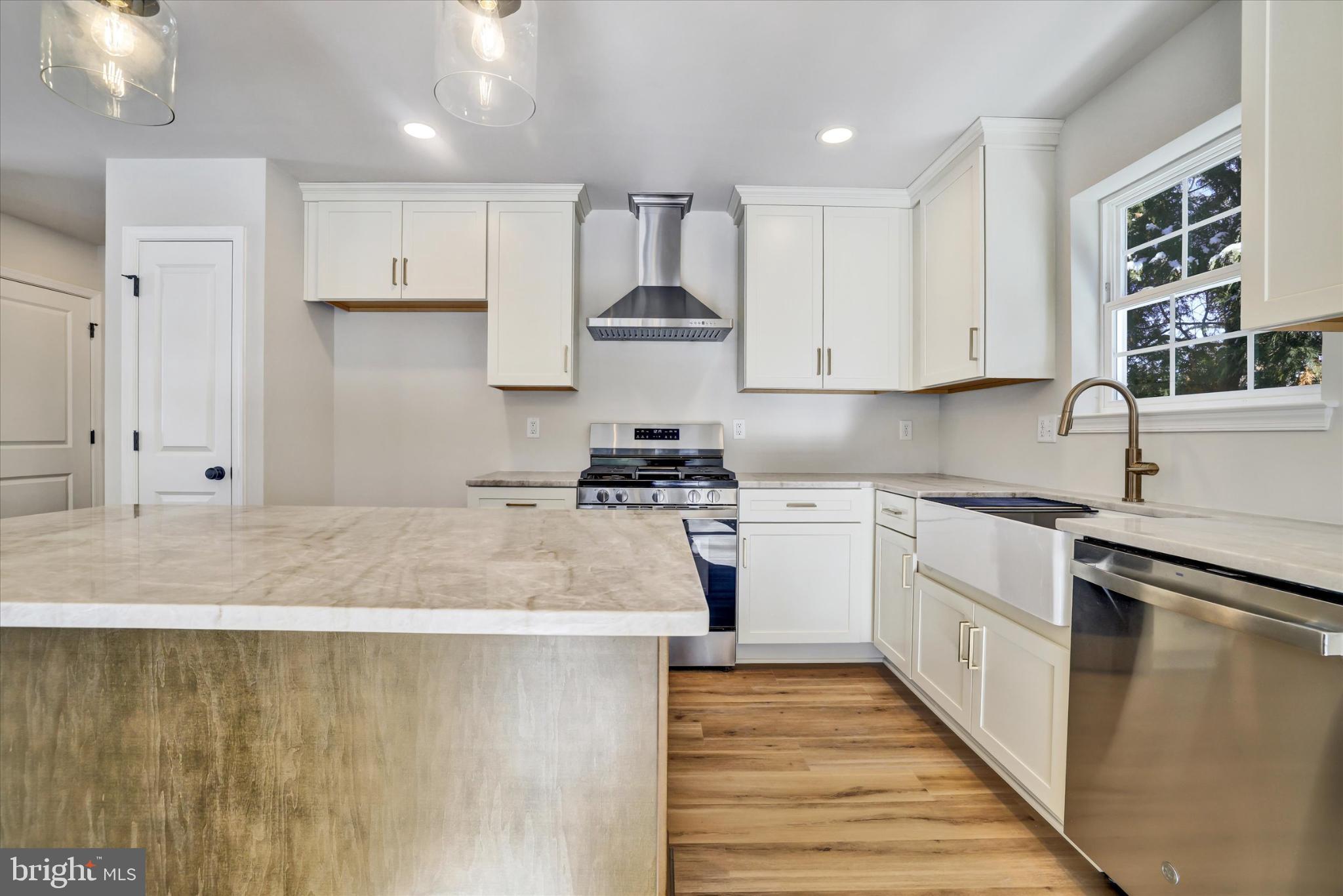 3 Harding Avenue Clementon, NJ 08021 - Photo 4 of 22 Modern kitchen with elegant finishes.