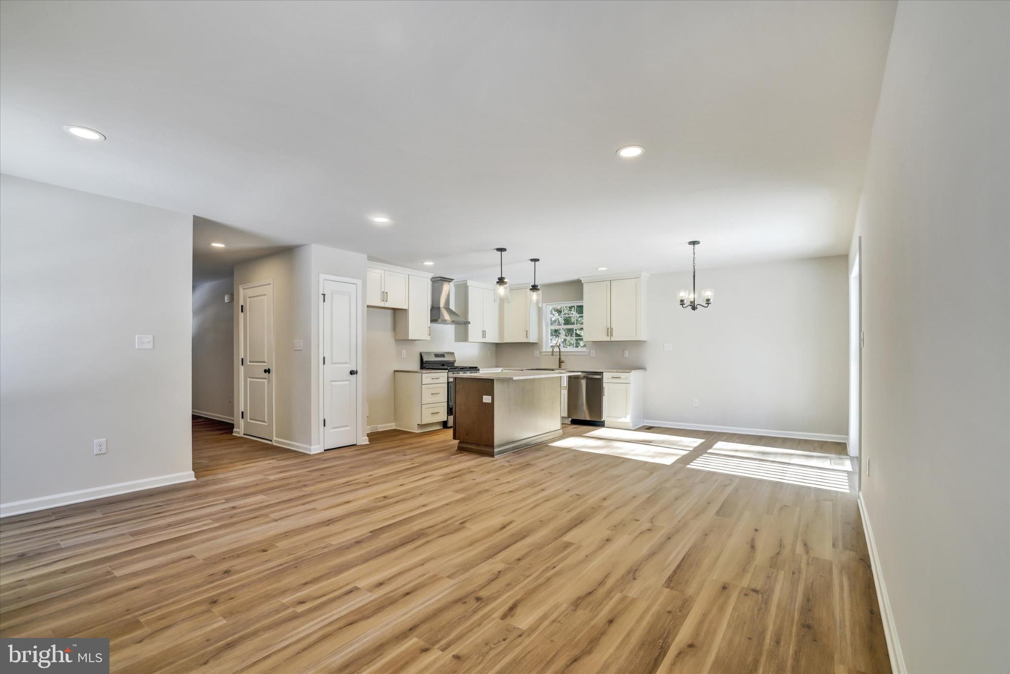 3 Harding Avenue Clementon, NJ 08021 - Photo 7 of 22 Bright and airy open-concept living space.