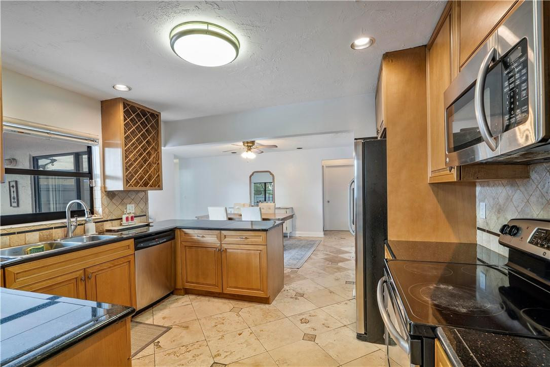 9697 Richmond Circle Boca Raton, FL 33434 - Photo 12 of 33 Photo 12
