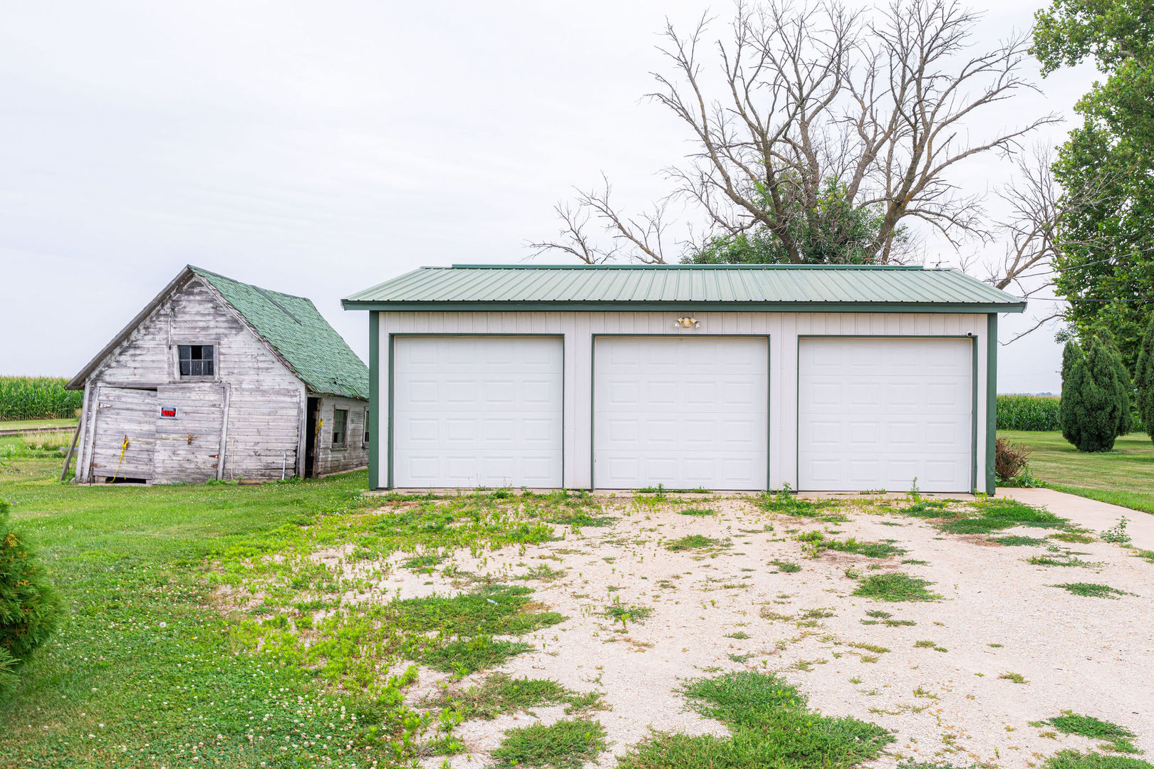 3877 Rich Road Malta, IL 60150 - Photo 42 of 43 a front view of house with yard