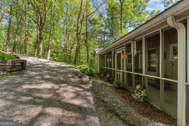 $284,500 | 8378 Dillard Road, Scaly Mountain, NC 28775