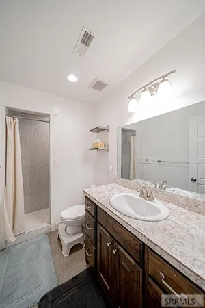 $430,000 | 5215 Ryanne Way, Iona, ID 83427