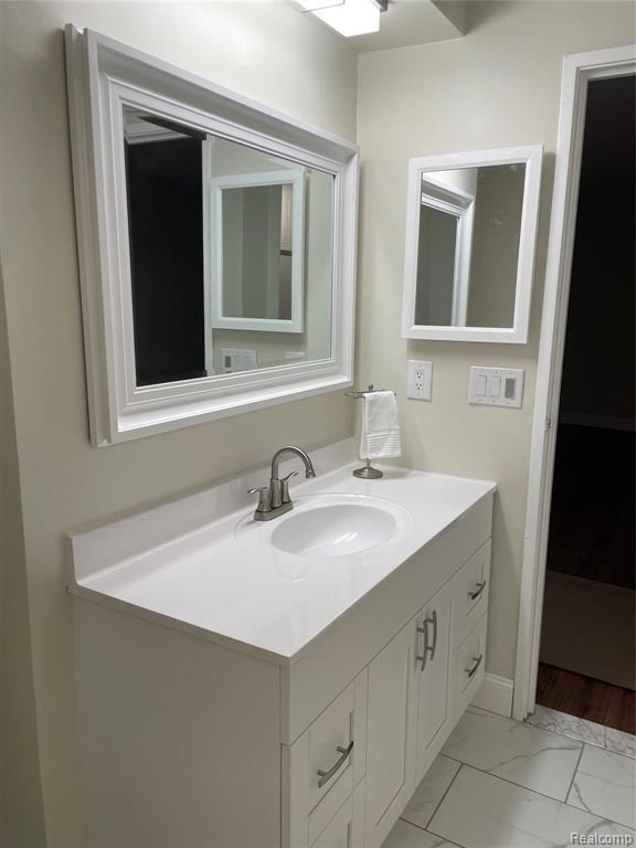 2027 Klingensmith Road, Unit 104 Bloomfield Hills, MI 48302 - Photo 7 of 20