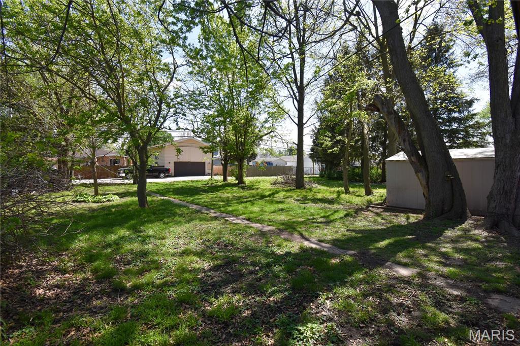 418 East Elm Street Gillespie, IL 62033 - Photo 17 of 20