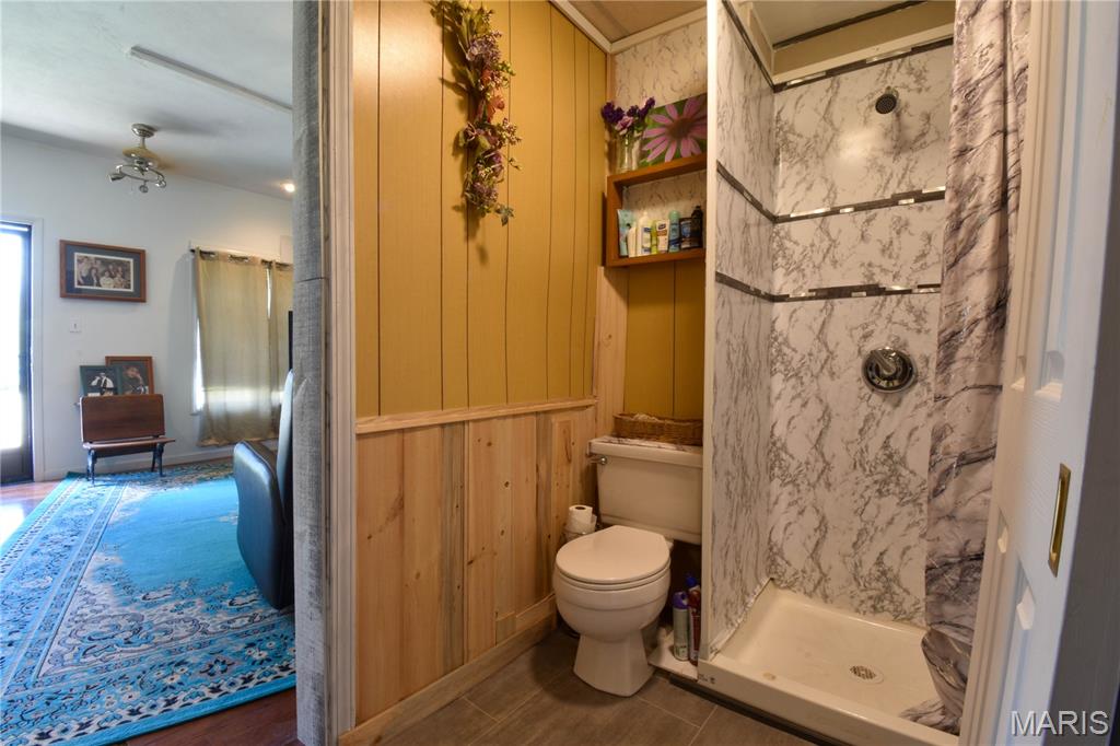 418 East Elm Street Gillespie, IL 62033 - Photo 9 of 20