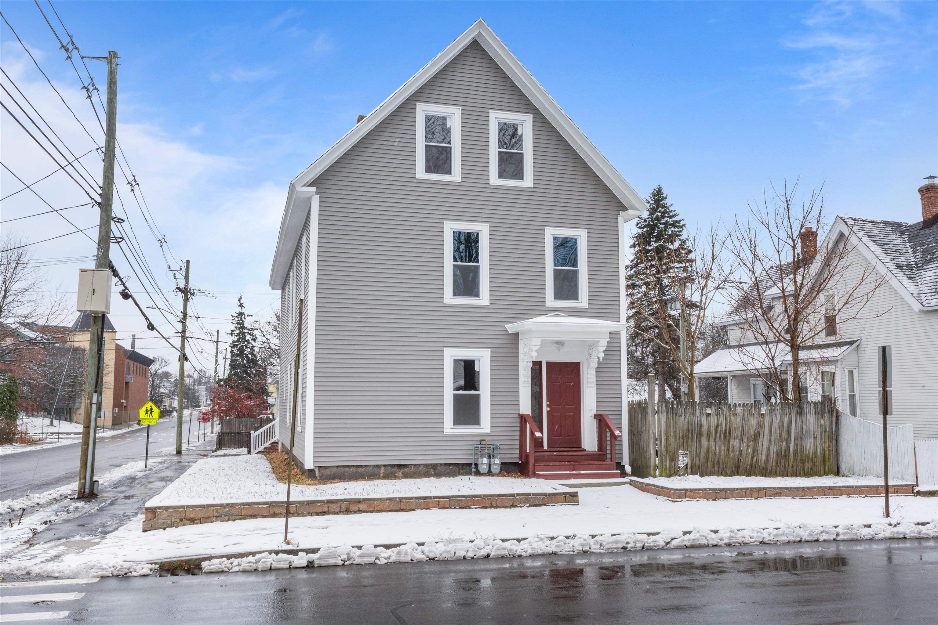 347 Spruce Street Manchester, NH 03103 - Photo 13 of 60