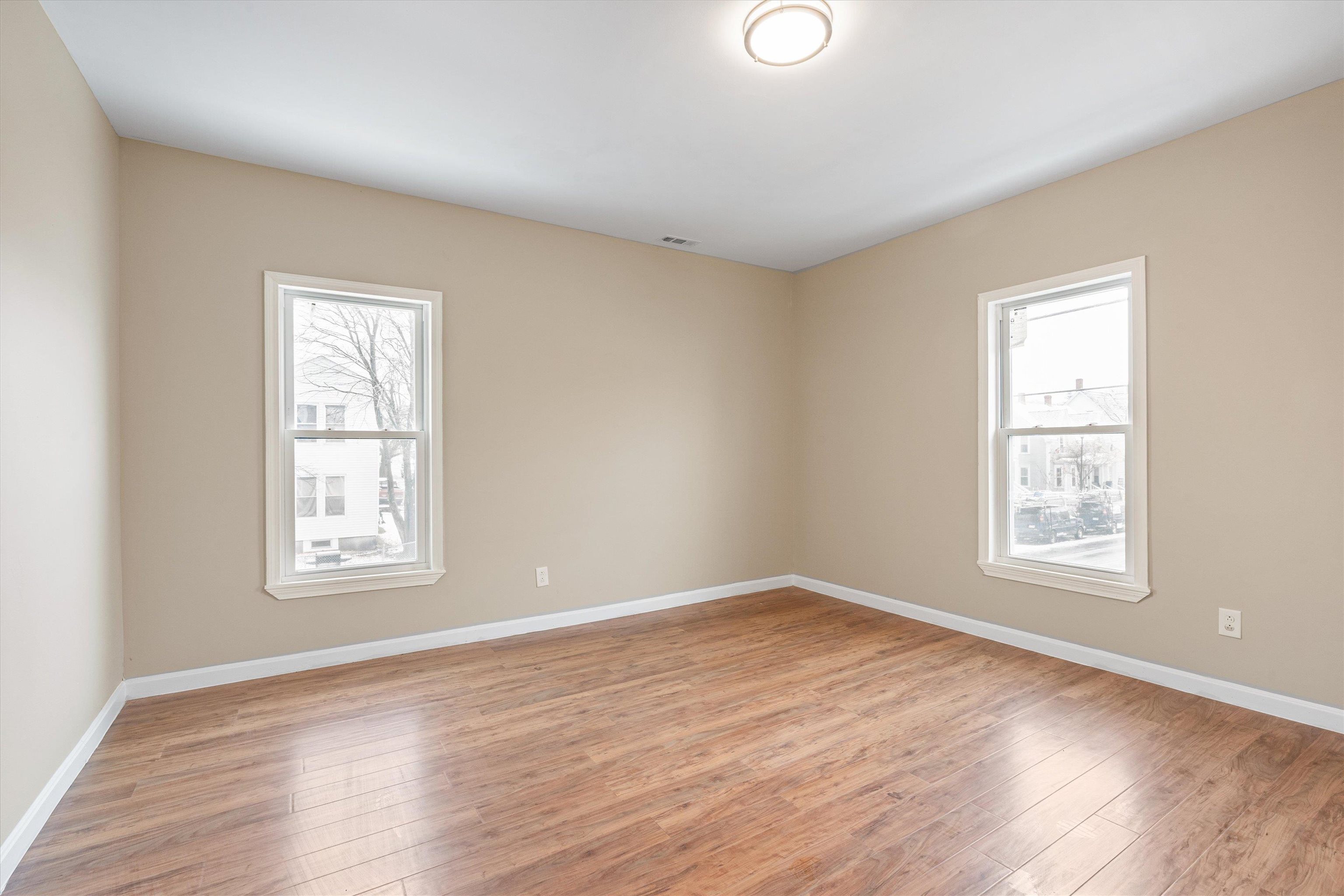 347 Spruce Street Manchester, NH 03103 - Photo 20 of 60