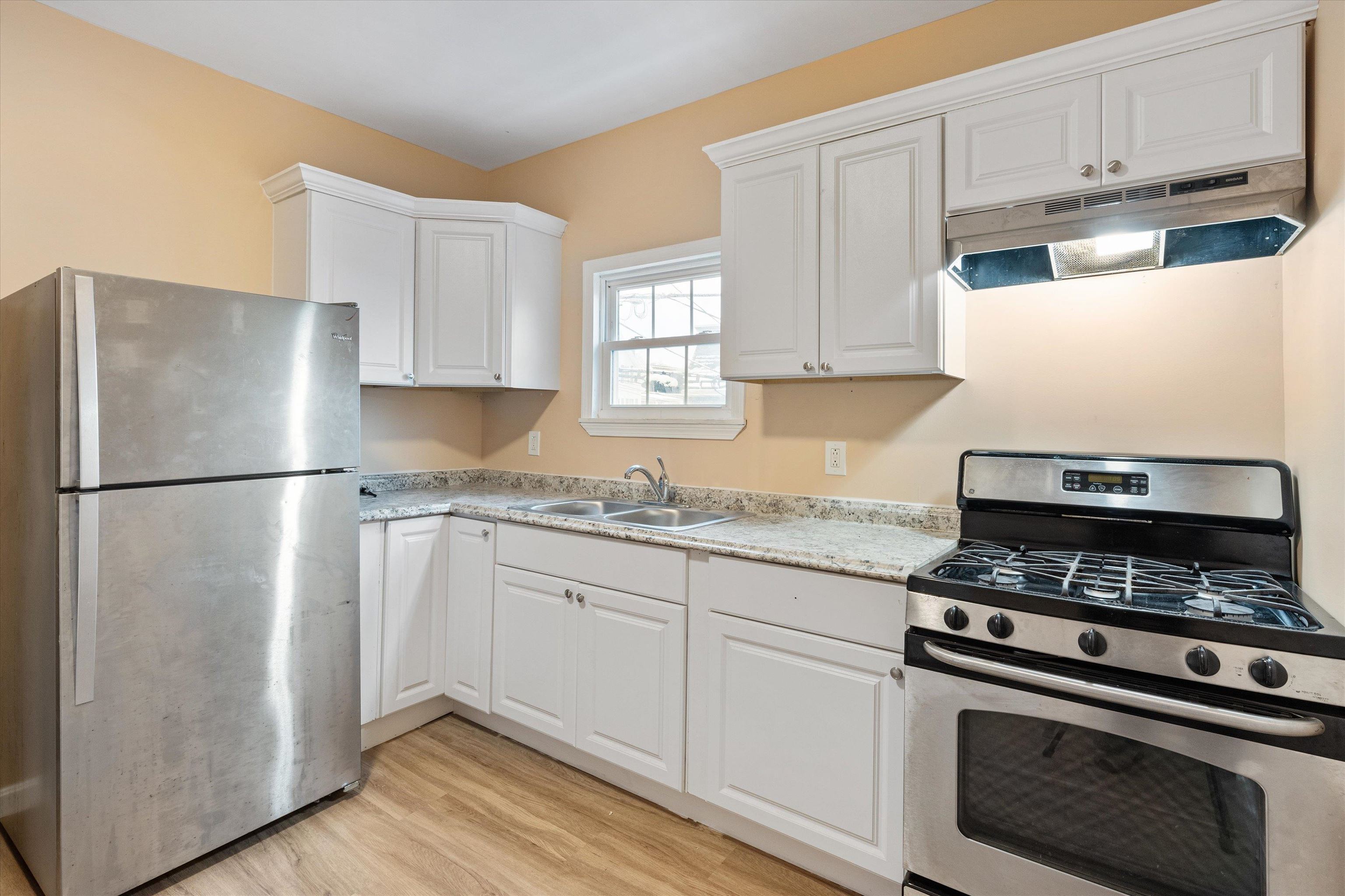 347 Spruce Street Manchester, NH 03103 - Photo 23 of 60
