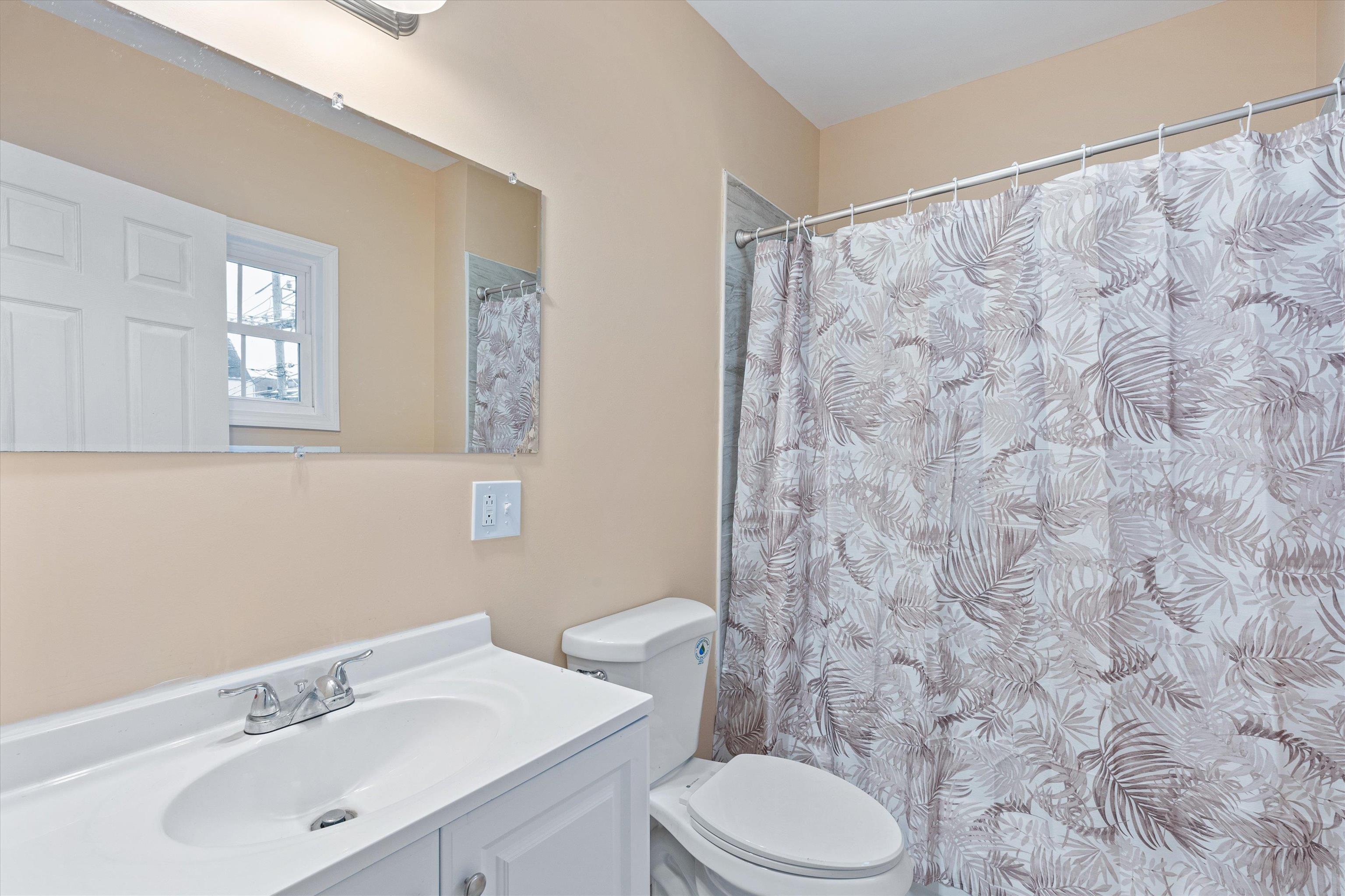 347 Spruce Street Manchester, NH 03103 - Photo 27 of 60