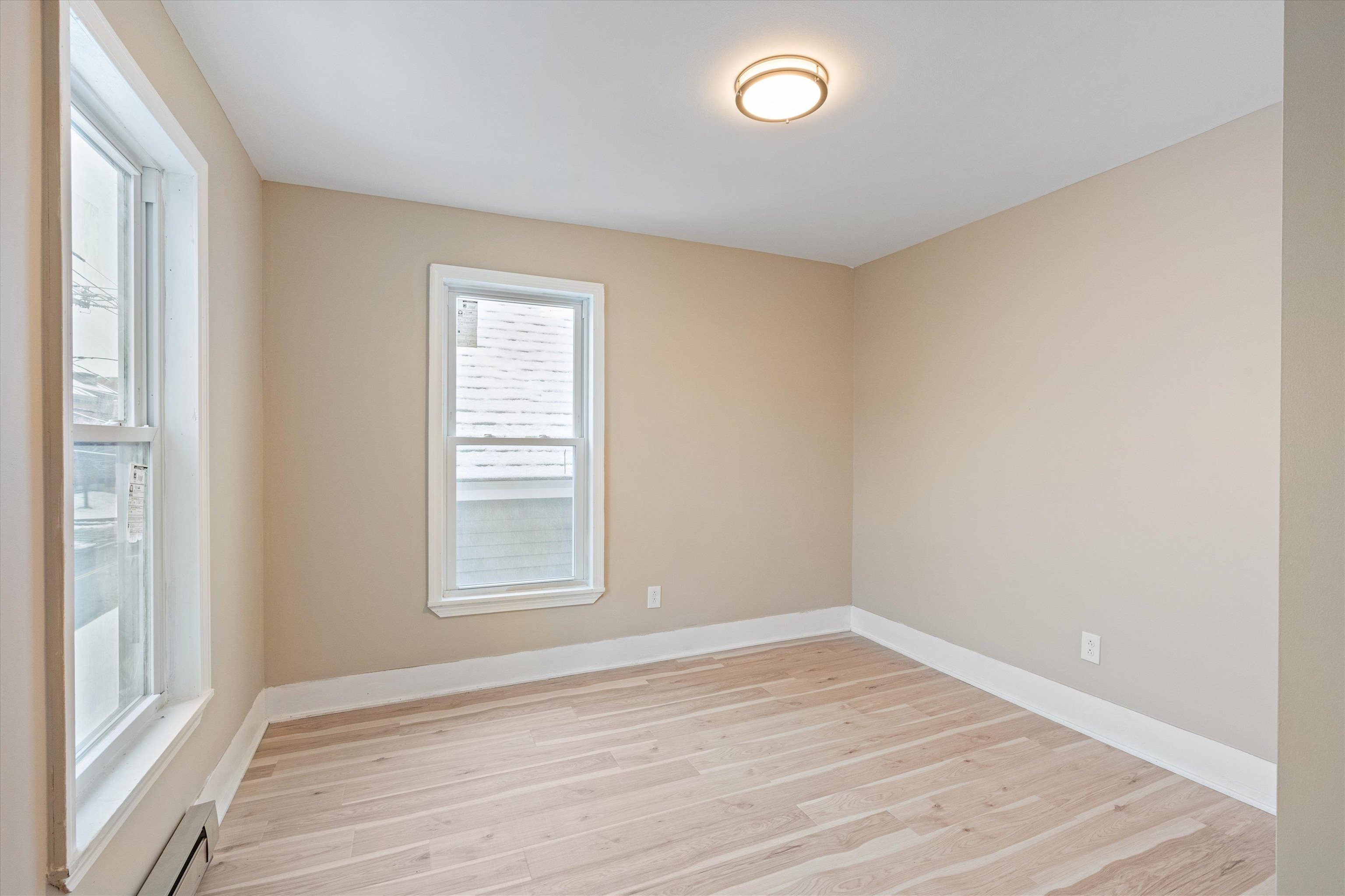 347 Spruce Street Manchester, NH 03103 - Photo 28 of 60