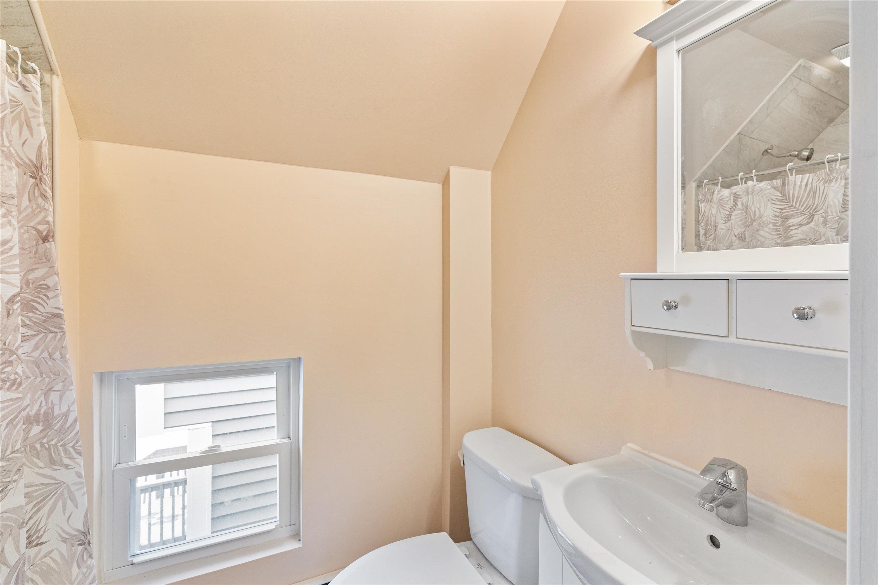 347 Spruce Street Manchester, NH 03103 - Photo 52 of 60
