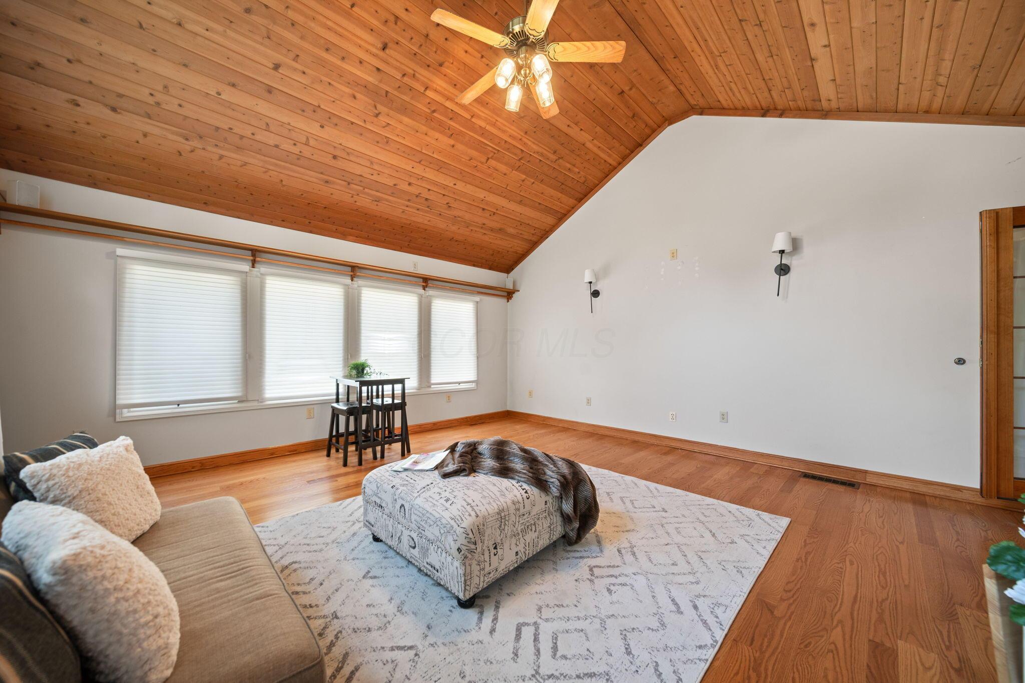 5062 Broadview Road Columbus, OH 43230 - Photo 22 of 45 Great Room