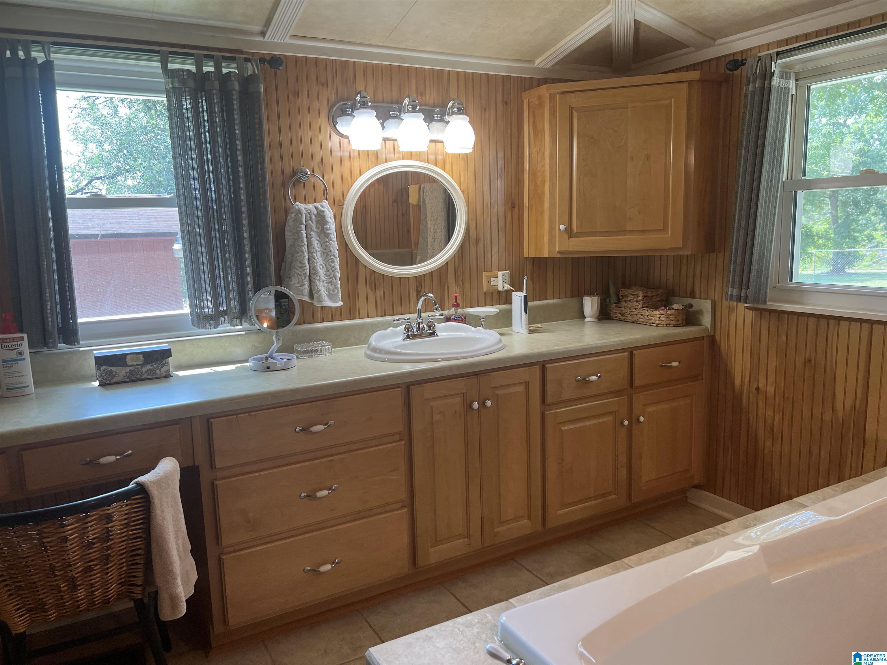 737 Armstrong Loop Hayden, AL 35079 - Photo 15 of 34