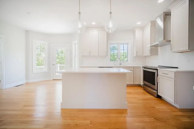 $989,900 | 11 Strongwater Drive, Salem, MA 01970