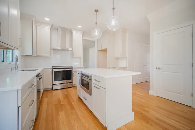 $989,900 | 11 Strongwater Drive, Salem, MA 01970