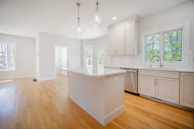 $989,900 | 11 Strongwater Drive, Salem, MA 01970