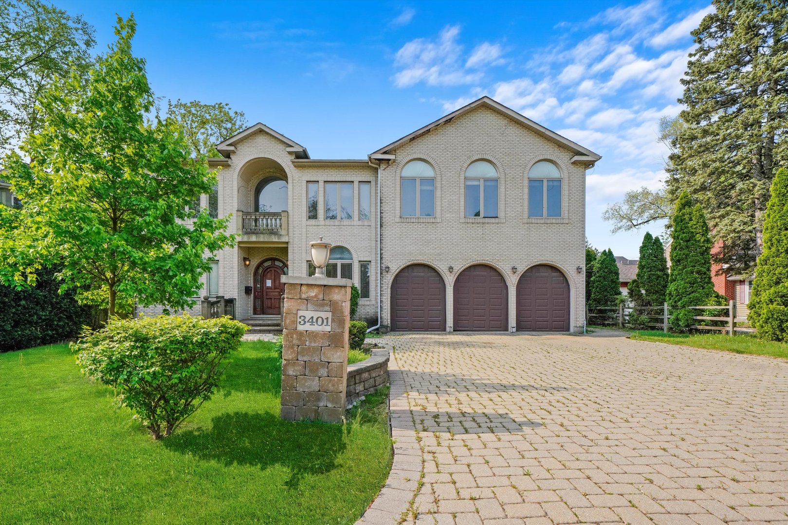 3401 Linneman Street, Glenview, IL 60025 Compass