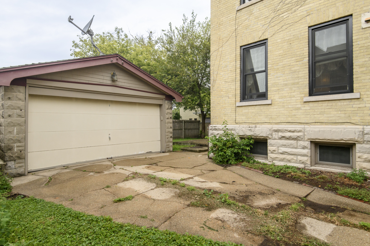 406 South 3rd Street Watertown, WI 53094 - Photo 30 of 30 Detached Garage