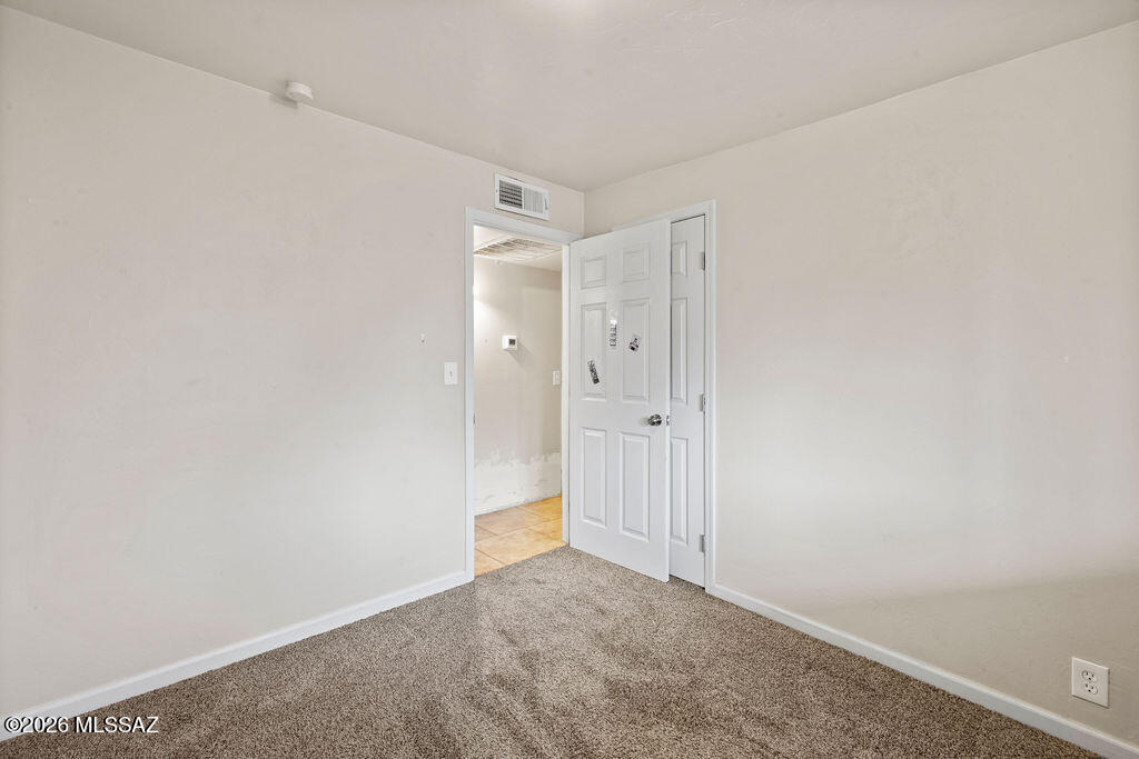1301 West Kleindale Road Tucson, AZ 85705 - Photo 17 of 27 a view of an empty room