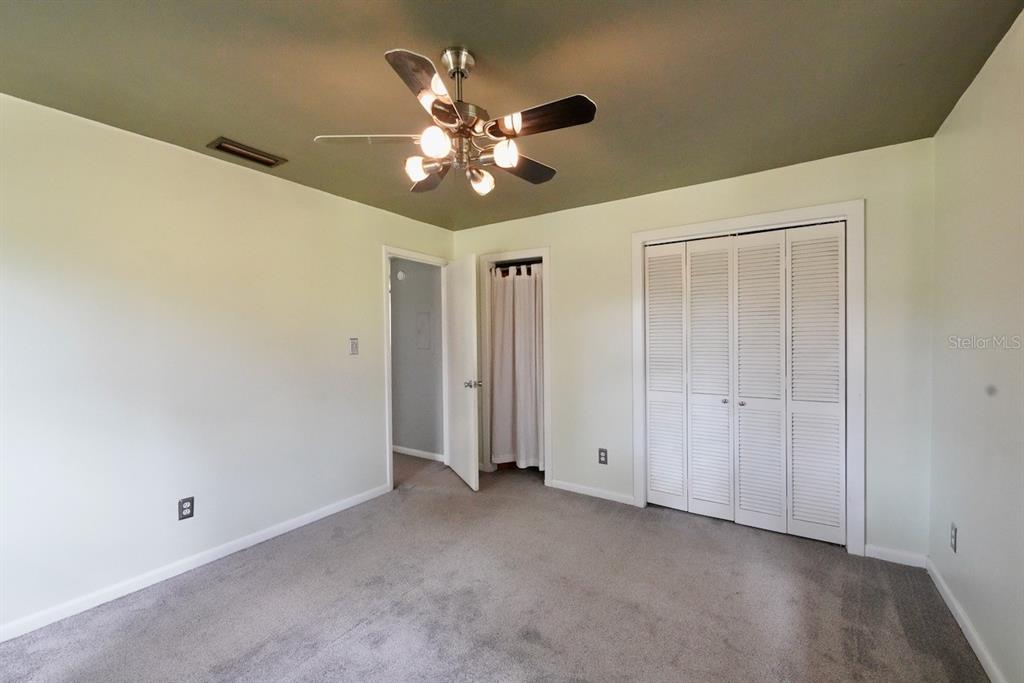 10210 Davis Road Tampa, FL 33637 - Photo 11 of 34 Gallery Image 11
