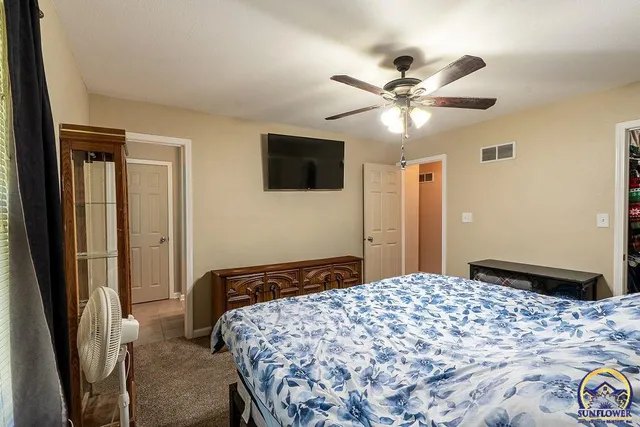 $295,000 | 21015 North Sail-A-Way Drive, Overbrook, KS 66524