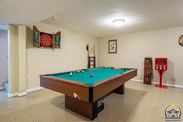 $295,000 | 21015 North Sail-A-Way Drive, Overbrook, KS 66524