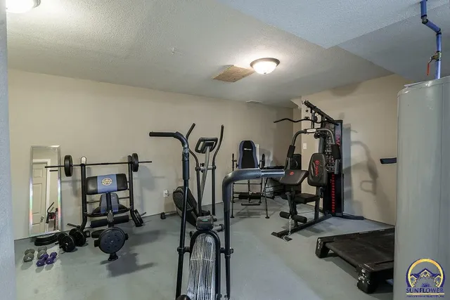 $295,000 | 21015 North Sail-A-Way Drive, Overbrook, KS 66524