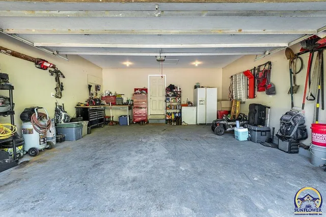 $295,000 | 21015 North Sail-A-Way Drive, Overbrook, KS 66524