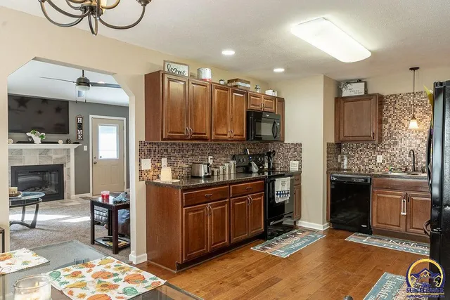 $295,000 | 21015 North Sail-A-Way Drive, Overbrook, KS 66524