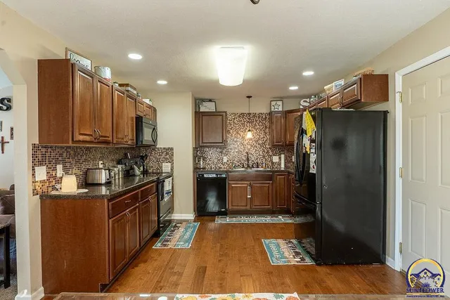 $295,000 | 21015 North Sail-A-Way Drive, Overbrook, KS 66524