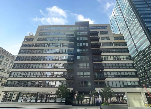 $599,900 | 130 South Canal Street, Unit 9M, Chicago, IL 60606
