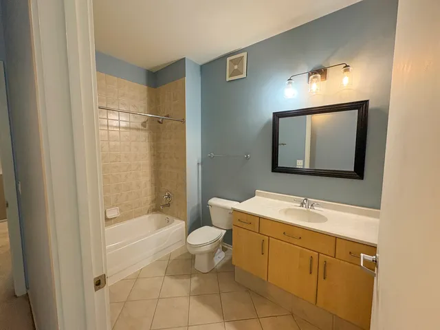 $599,900 | 130 South Canal Street, Unit 9M, Chicago, IL 60606