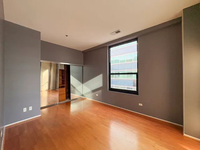 $599,900 | 130 South Canal Street, Unit 9M, Chicago, IL 60606