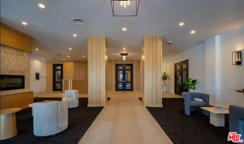 $3,400 | 7135 Hollywood Boulevard, Unit 603, Los Angeles, CA 90046