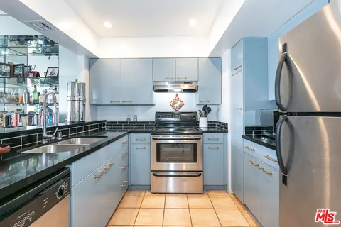 $3,400 | 7135 Hollywood Boulevard, Unit 603, Los Angeles, CA 90046