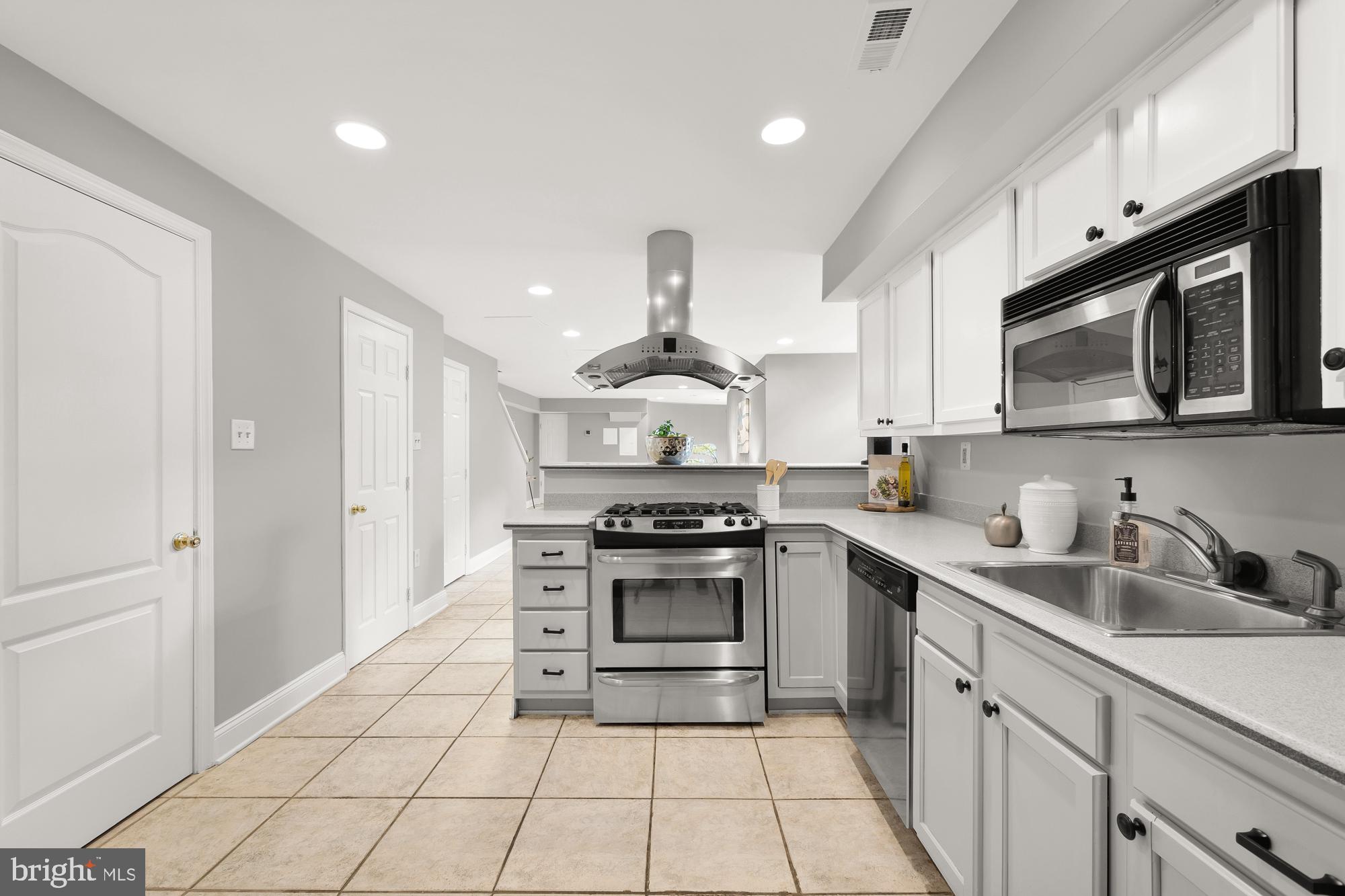 1819 1st Street Northwest, Unit A Washington, DC 20001 - Photo 19 of 38
