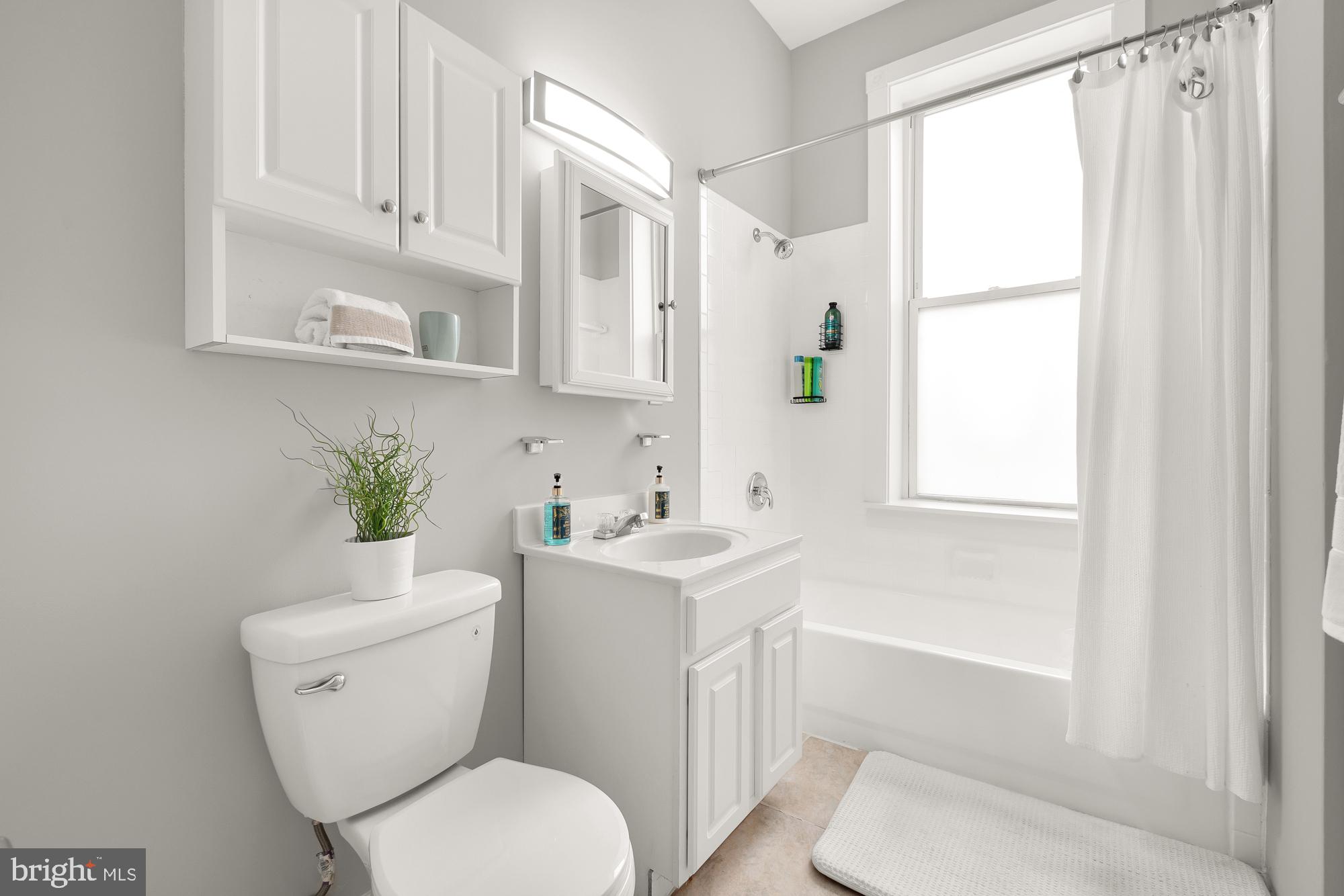 1819 1st Street Northwest, Unit A Washington, DC 20001 - Photo 23 of 38
