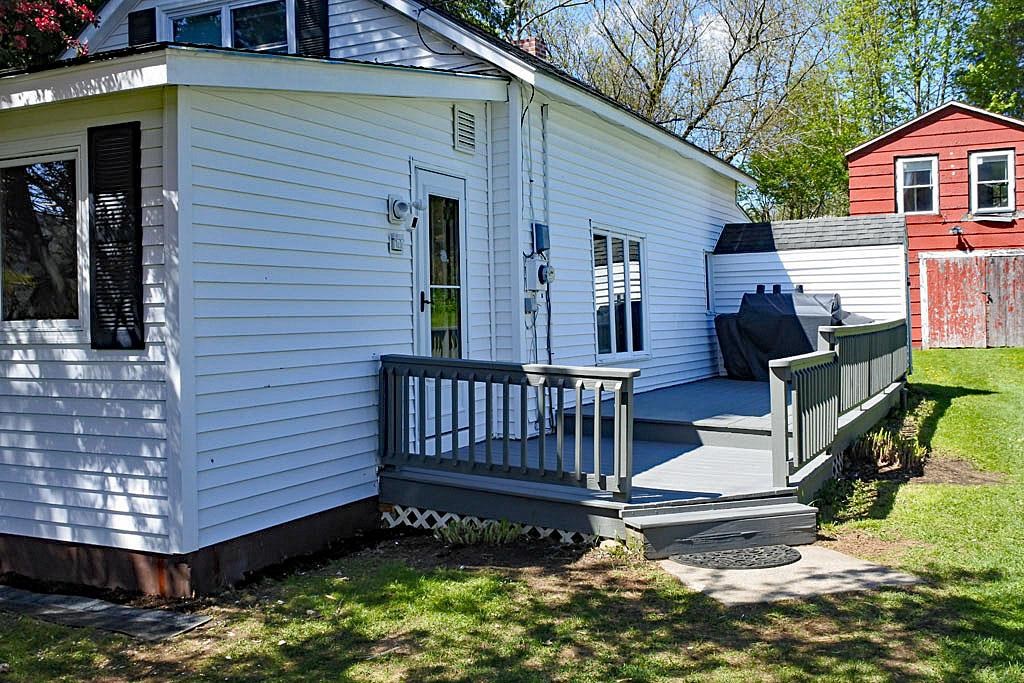 17 Butterfly Avenue Rutland, VT 05701 - Photo 3 of 27
