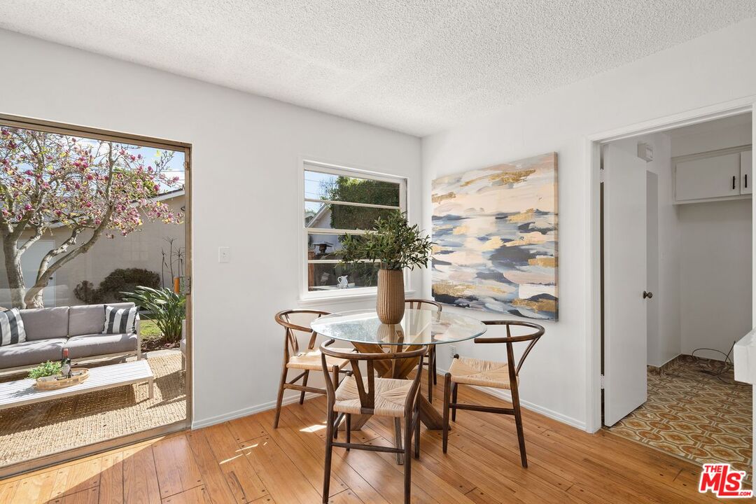 1012 Rose Avenue Venice, CA 90291 - Photo 9 of 27 a view of a livingroom with furniture and wooden floor